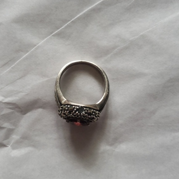 Ring - Picture 2 of 4